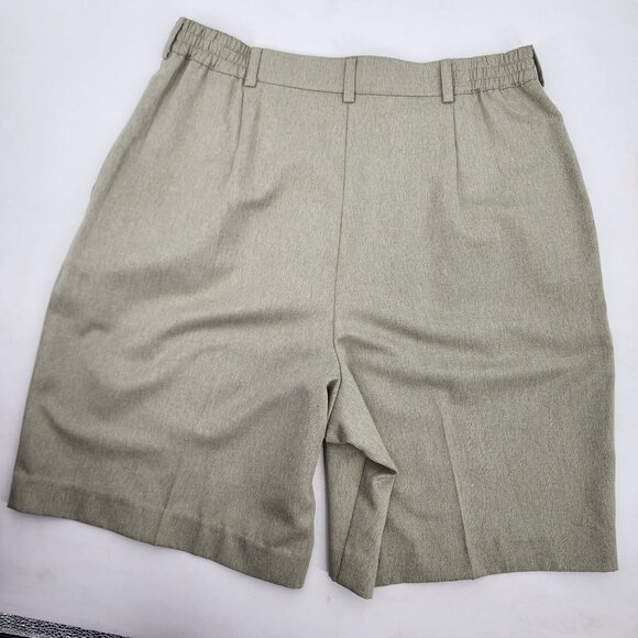 Tail Size 14 Womens Heathered Light Green Microfiber Pleated Front Shorts - Picture 7 of 7